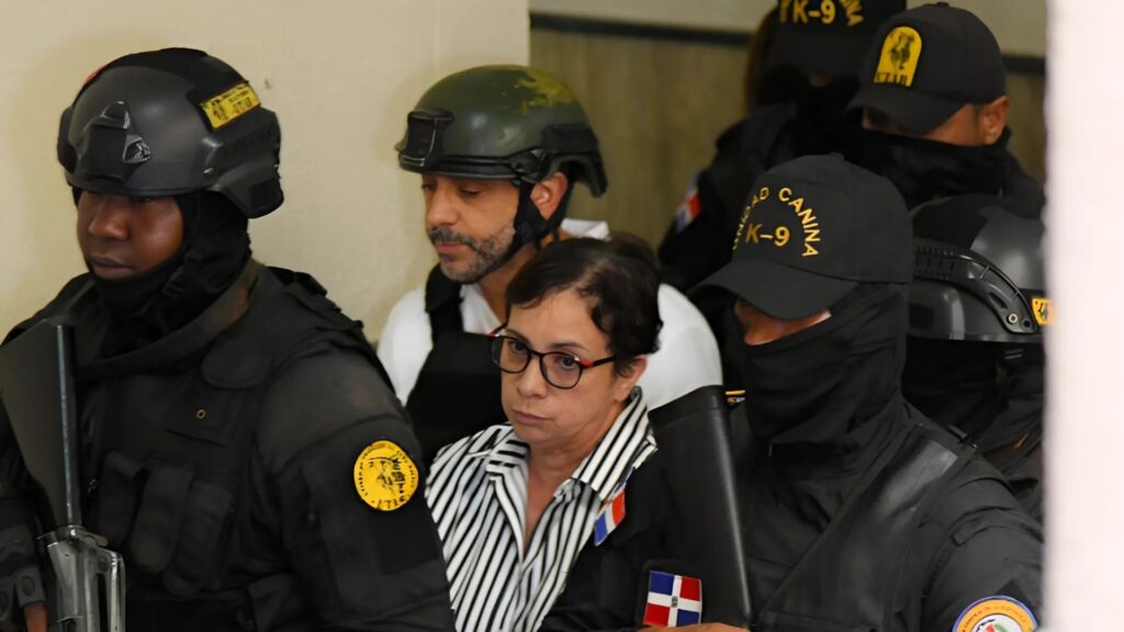 Hermanos Espaillat acudirán hoy a presentación periódica por caso Jet Set