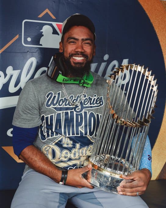 orgullo-dominicano:-abinader-aplaude-victoria-de-teoscar-hernandez-y-los-dodgers