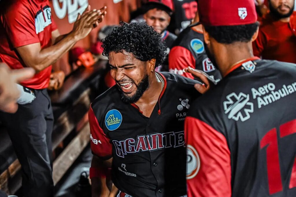 gutierrez-y-franco-encaminan-a-los-gigantes-a-la-victoria-sobre-las-estrellas