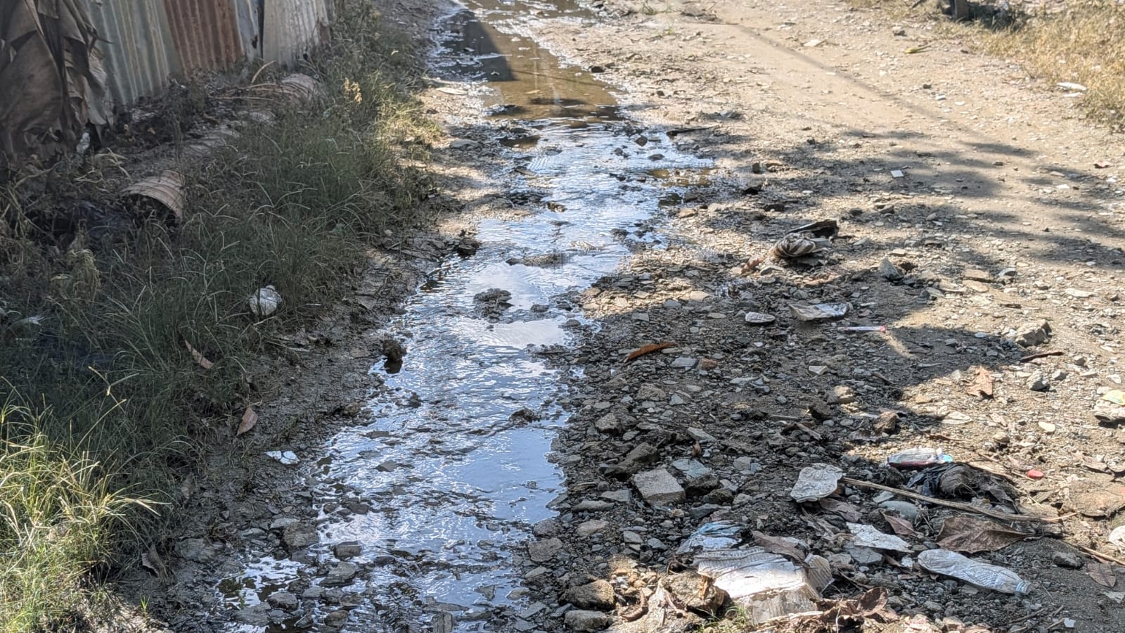 video:-denuncian-desbordamiento-de-aguas-residuales-que-pone-en-riesgo-la-salud-en-dajabon