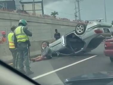 reportan-caida-de-vehiculo-en-nuevo-paso-a-desnivel-de-prolongacion-27-con-isabel-aguiar