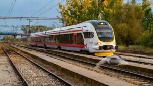incidente-en-londres:-detenido-huye-de-furgon-policial-y-es-arrollado-por-un-tren