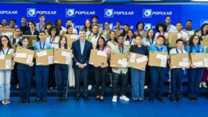 el-programa-de-becas-del-banco-popular-beneficia-694-estudiantes