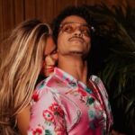 ¿Romance en puerta o colaboración musical? Las fotos de Karol G y Bruno Mars que encienden las redes