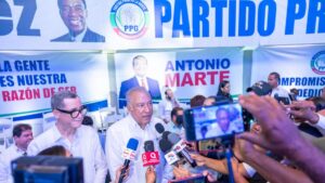 Andrés Bautista lanza advertencia a la oposición por críticas a las escuelas: “Politizar la educación es un atraso”