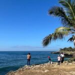 El pulso del mar Caribe en el asfalto: Un viaje por el litoral capitaleño
