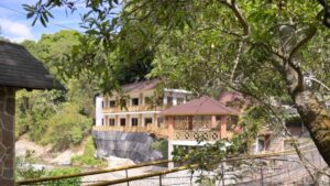 ¿Cómo explica Medio Ambiente el levantamiento de complejo hotelero a orilla del río Yaque del Norte?