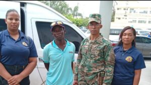 Padre haitiano es detenido al intentar sacar a sus gemelas de hospital en Los Alcarrizos