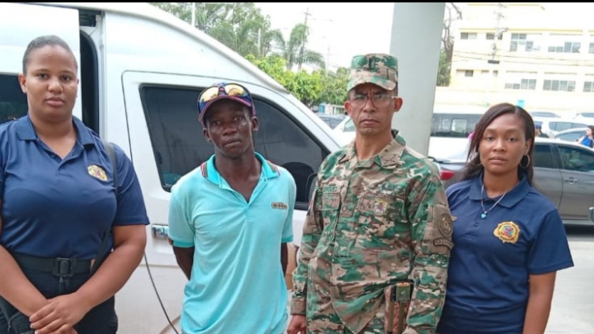 Padre haitiano es detenido al intentar sacar a sus gemelas de hospital en Los Alcarrizos