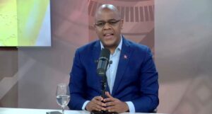 Eglenin Morrison vaticina que Leonel y Danilo le levantarán la mano a Omar Fernández en 2028