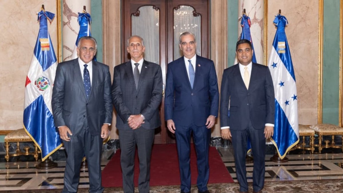 Presidente Honduras solicita asesoría RD para montaje de justa