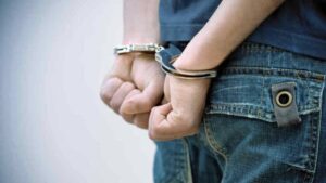 Menor de 16 años se entrega al DICRIM tras incidente con conductor de InDrive en Los Alcarrizos