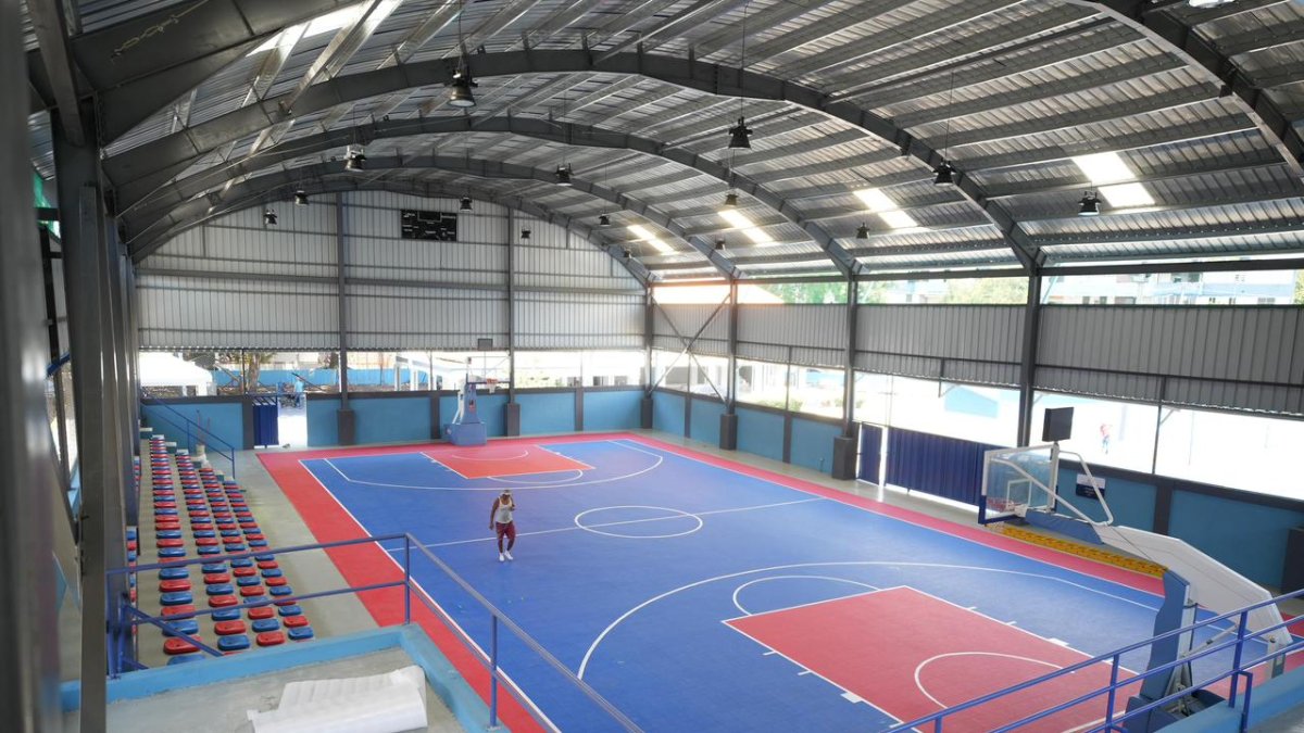 El Honduras con nuevo espacio deportivo con entrega de techado por parte de Miderec