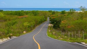 Así es la nueva carretera de Boca de Chavón, que fue inaugurada tras 25 años de espera