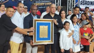 Equipo Comercio en Marcha se impone a Adovenprofar en inicio del torneo Rubén Pimentel