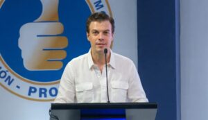 juan-garrigo-asume-como-secretario-general-del-prm-y-responde-a-quienes-cuestionan-su-apellido