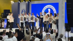 PRM juramenta a Luis Abinader como su presidente para el periodo 2026-30