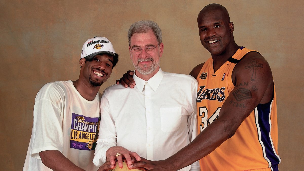 Los Lakers inaugurarán una estatua del ex entrenador Phil Jackson