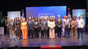Tribunal Constitucional reconoce a 27 colaboradores por su excelencia y compromiso