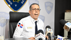 Policía busca a sospechoso por muerte de joven en Los Praditos