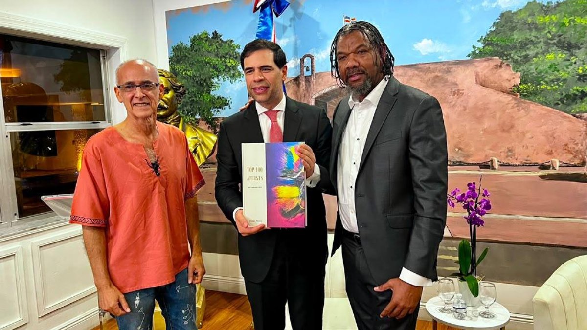 Van Robert plantea a ministro de Cultura dominicano falta de voluntad para impulsar el arte dominicano