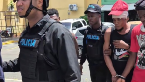 Cinco haitianos son apresados por la Policía mientras cargaban electrodomésticos en San Carlos