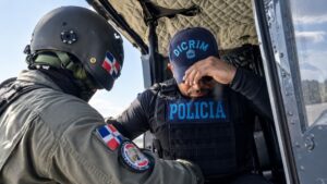 PN busca en helicóptero un prófugo de 5 que intentaron asaltar remesadora, 3 de los cuales murieron en tiroteos con agentes