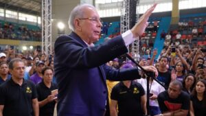 Danilo Medina juramenta a 1,150 nuevos miembros del PLD en Barahona