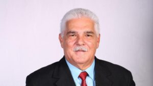 Fallece en Santiago cronista de arte Claudio Concepción