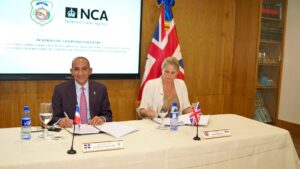 DNCD firma acuerdo con Reino Unido para fortalecer cooperación internacional en narcotráfico