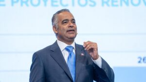 joel-santos,-ministro-de-energia-y-minas.-facturas-irritantes