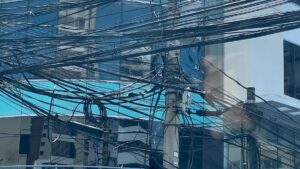 plan-de-retiro-de-cableado-aereo-en-la-capital-no-avanza-a-casi-cuatro-semanas-de-su-inicio