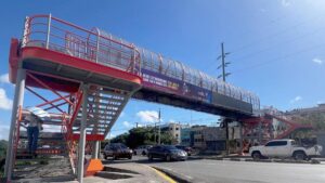 Reparación del peatonal al lado del puente del J. B. Peynado devuelve la seguridad a ciudadanos
