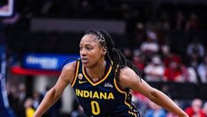 Kelsey Mitchell estableció un récord de anotación en una temporada de la WNBA