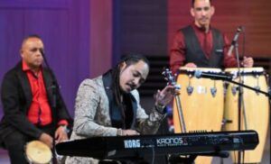 Yanco Santana lleva por primera vez la música dominicana a la televisión nacional de Rusia