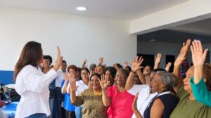 PRM fortalece liderazgo femenino con reestructuración del Frente de Mujeres en Santo Domingo Este