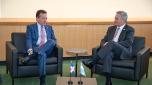 República Dominicana y Argentina firman acuerdo para ampliar la conectividad aérea