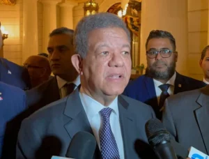 Leonel Fernández encabeza encuentro de la Fuerza del Pueblo con dominicanos en Nueva York