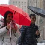 Nueva York y el noreste de EE.UU. se preparan para una tormenta con fuertes lluvias y vientos