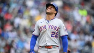 Juan Soto es golpeado con pelotazo en la mano derecha y abandona el partido