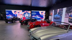 Autos clásicos y elegancia se unen este domingo por la salud masculina