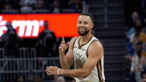 Stephen Curry extiende su permanencia con los Warriors hasta el 2028