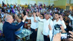 danilo-medina-encabeza-juramentacion-de-5,423-nuevos-miembros-del-pld-en-higuey