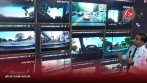 Hay 10 mil cámaras en uniformes de policías grabando todo: así funciona el sistema de monitoreo