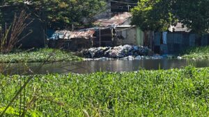 Basura en los ríos del Gran SD: la conducta ciudadana frena los esfuerzos de limpieza municipal