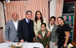 leonel-propone-registro-automatico-y-gratuito-de-hijos-de-dominicanos-nacidos-en-el-exterior