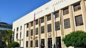 MP pide prisión preventiva para mujer drogó a hombre para robarle relojes de lujo y celulares