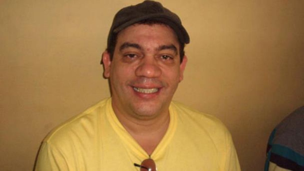 A Kenny Grullón lo tiraron al suelo y lo amordazaron mientras esposa e hijos estaban en habitación