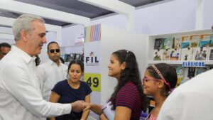 Abinader en Feria del Libro: «Si no se lee no se aprende y si no se aprende, no se progresa en la vida»