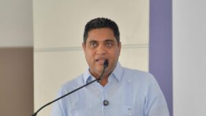 Kelvin Cruz, ministro de Deportes. Un exceso